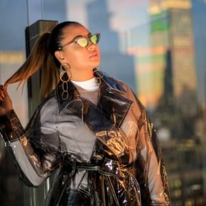 Meet your Posher, Claudia